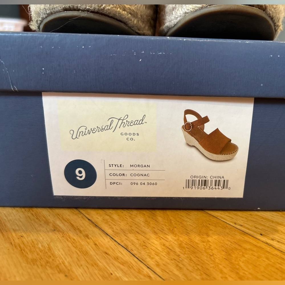 Universal Thread Chunky Sandals - Picture 5 of 5